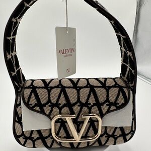 Valentino Garavani hobo vlogo